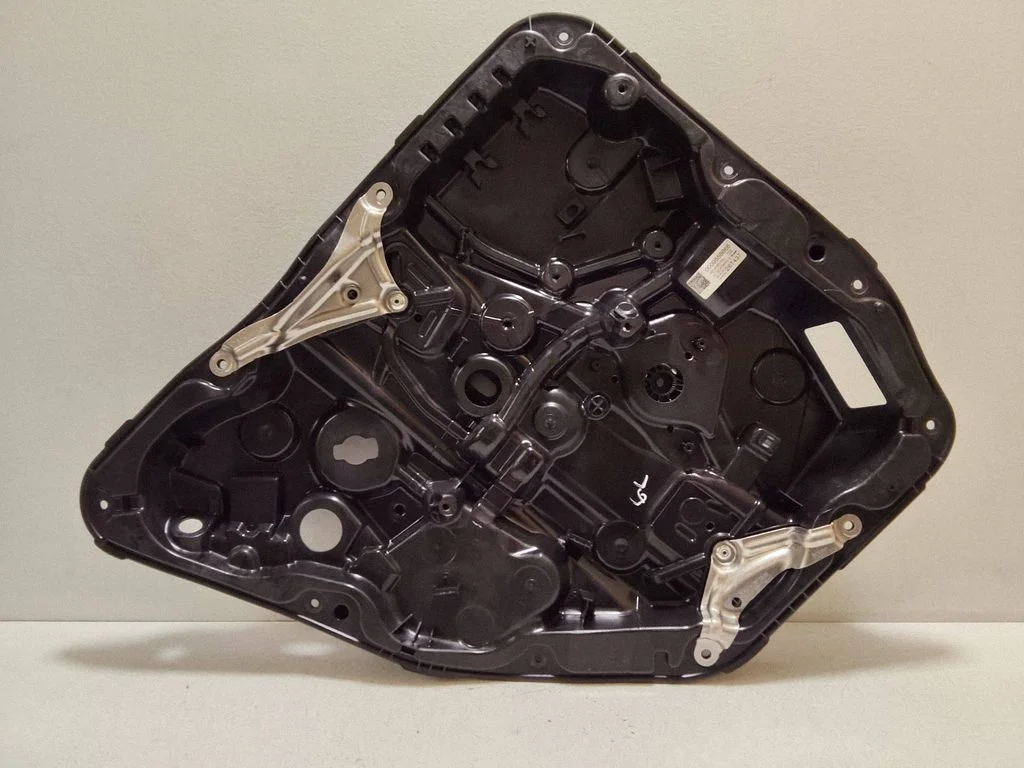 Rear window lifting mechanism without motor – Mercedes-Benz E-Class W214 (2024-)