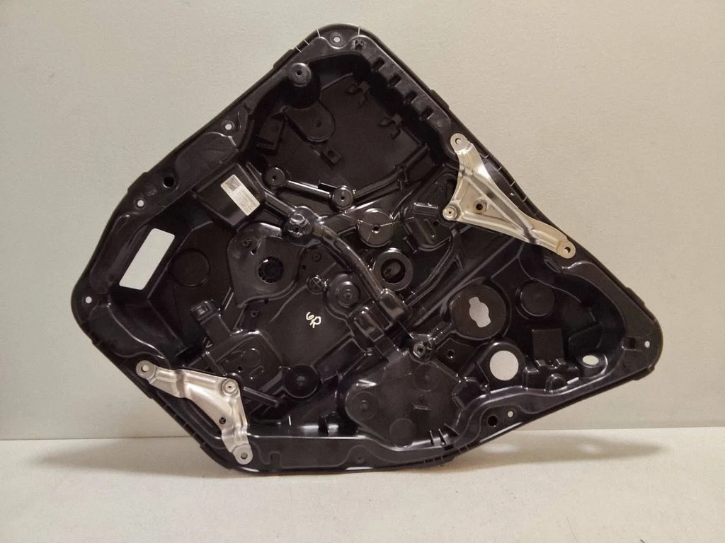 Rear window lifting mechanism without motor – Mercedes-Benz E-Class W214 (2024-)
