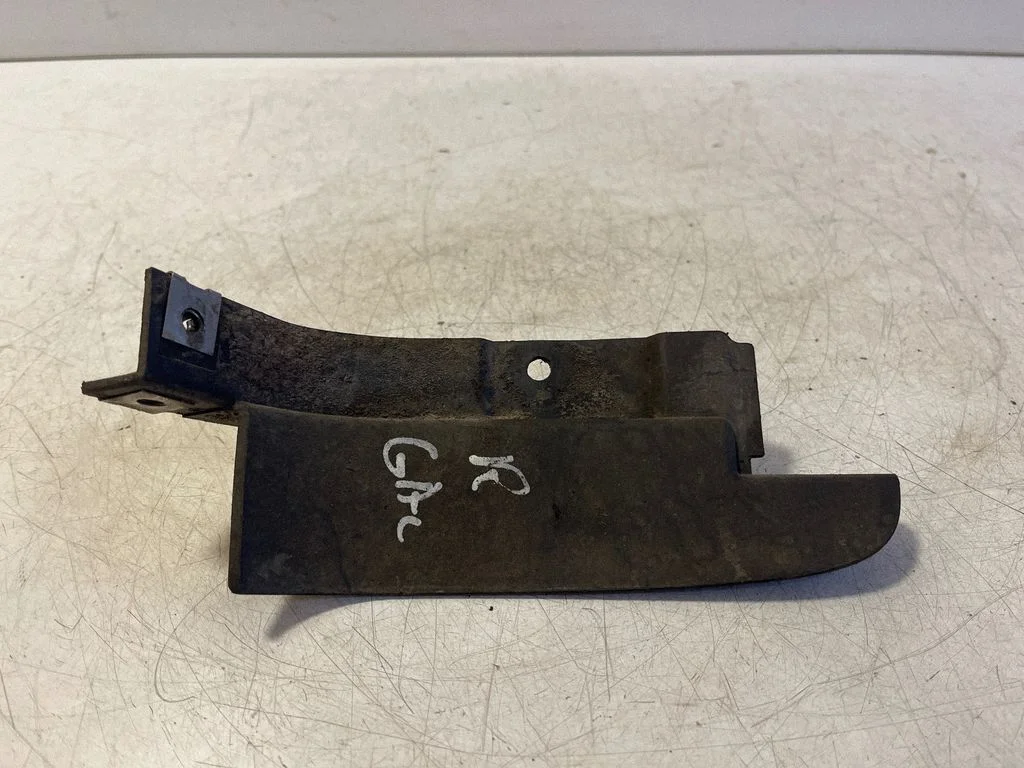 Rear mudguard 8E0853834