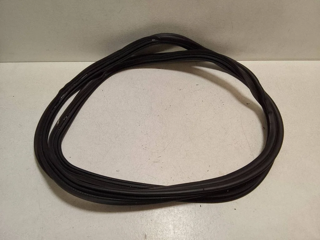 Loading door rubber seal (on body) – Mercedes-Benz E-Class W214 (2024-)