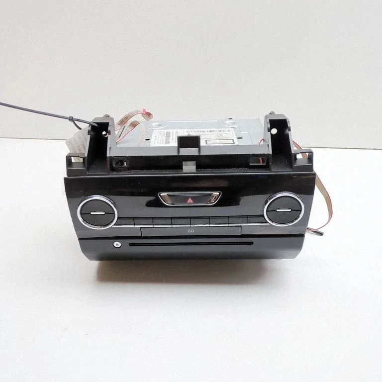 Radio/CD/DVD/GPS head unit 6700310580