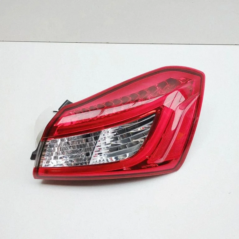Rear/tail lights 670008484
