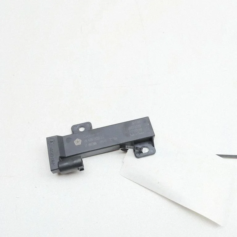 Keyless system antenna 68051315AB