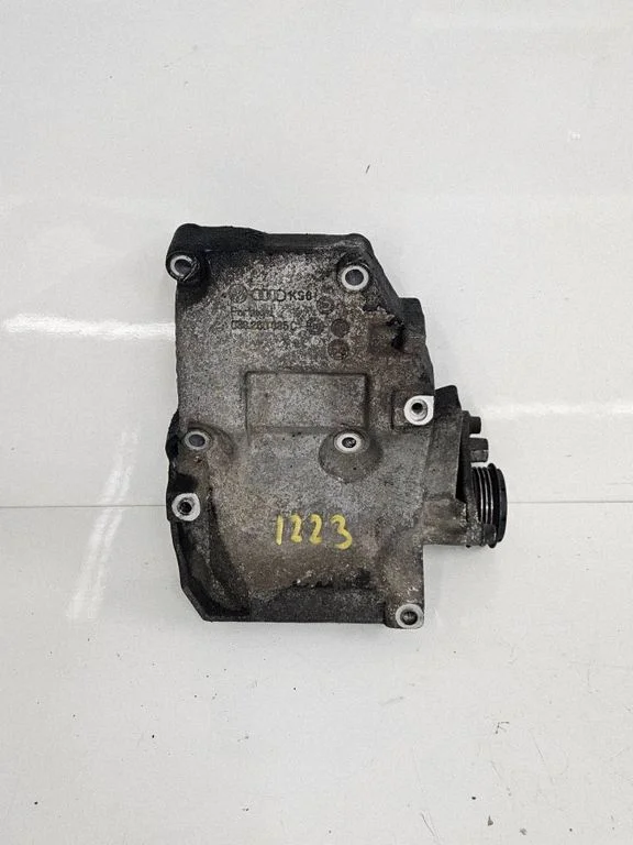 Kliimakompressori kinnitusklamber – Volkswagen Passat B5.5 (2001-2005)