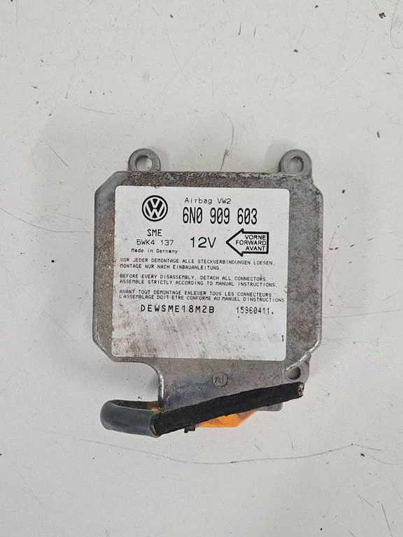 Airbag control unit/module – Volkswagen Transporter - Caravelle T4 (1991-2003)
