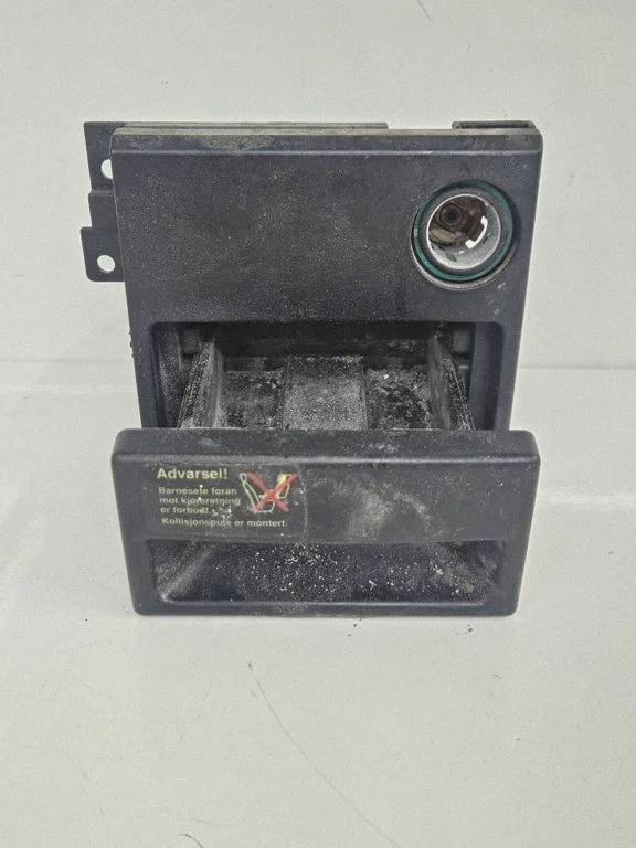 Car ashtray 7D0857305
