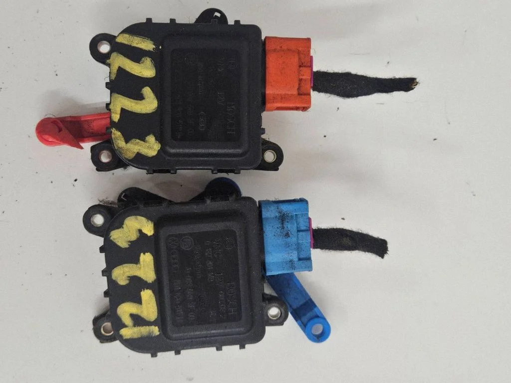 Gaisa aizvara motoriņš/aktuators 8D1820511B
