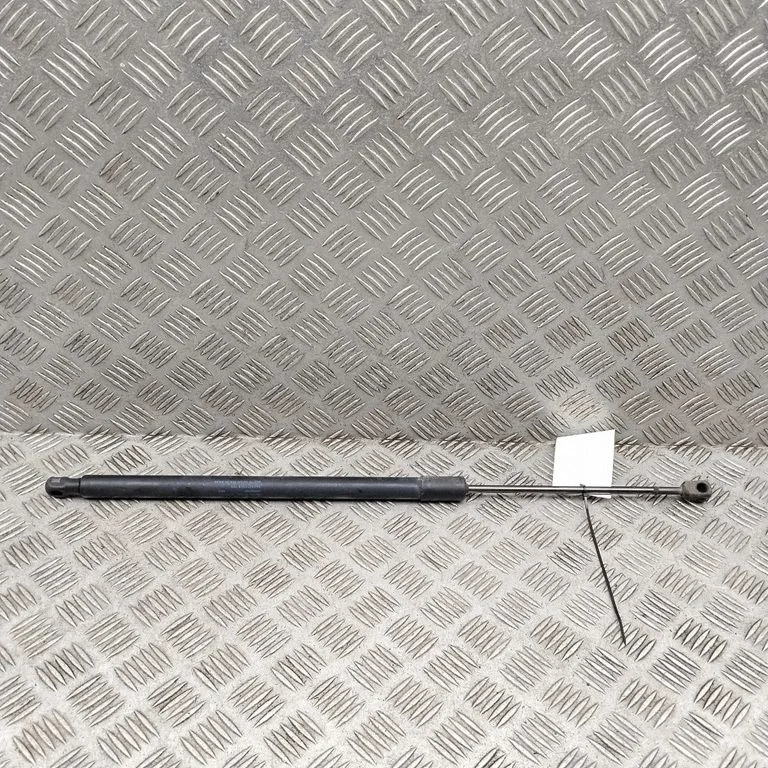 Tailgate/trunk strut/damper – Volkswagen Tiguan Allspace (2017-)