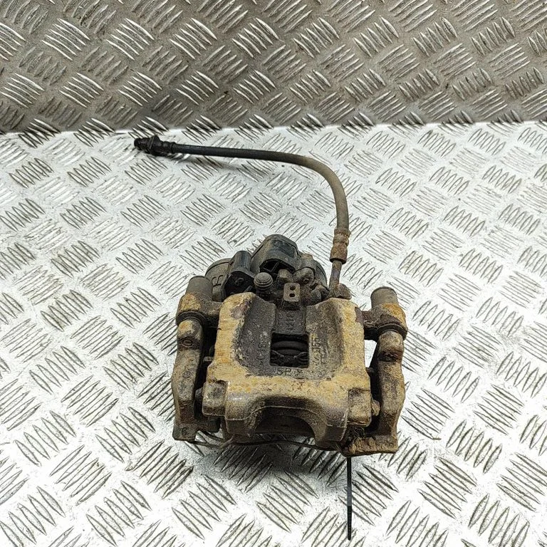 Tagumine pidurisadul FK722K328BD