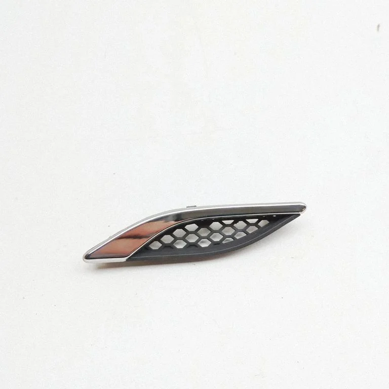 Fender trim (molding) – Maserati Ghibli (2013-)