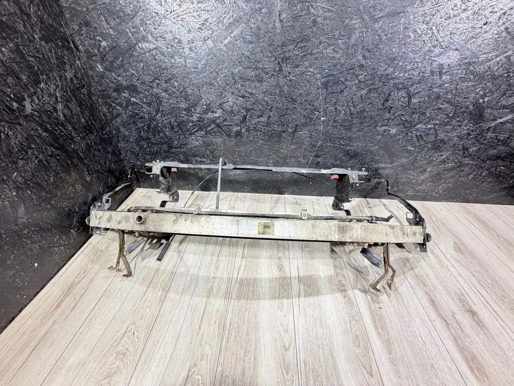 Radiaatori tugipaneel A204684939
