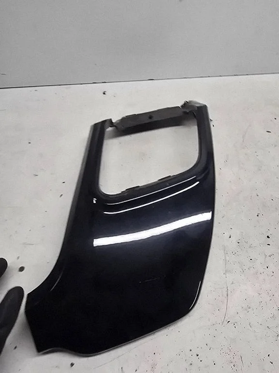 Listwa zderzaka tylnego BJ3M17F