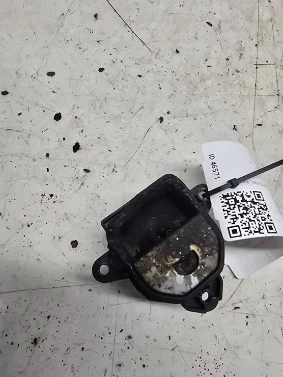 Przełącznik hamulca ręcznego GJ322B623