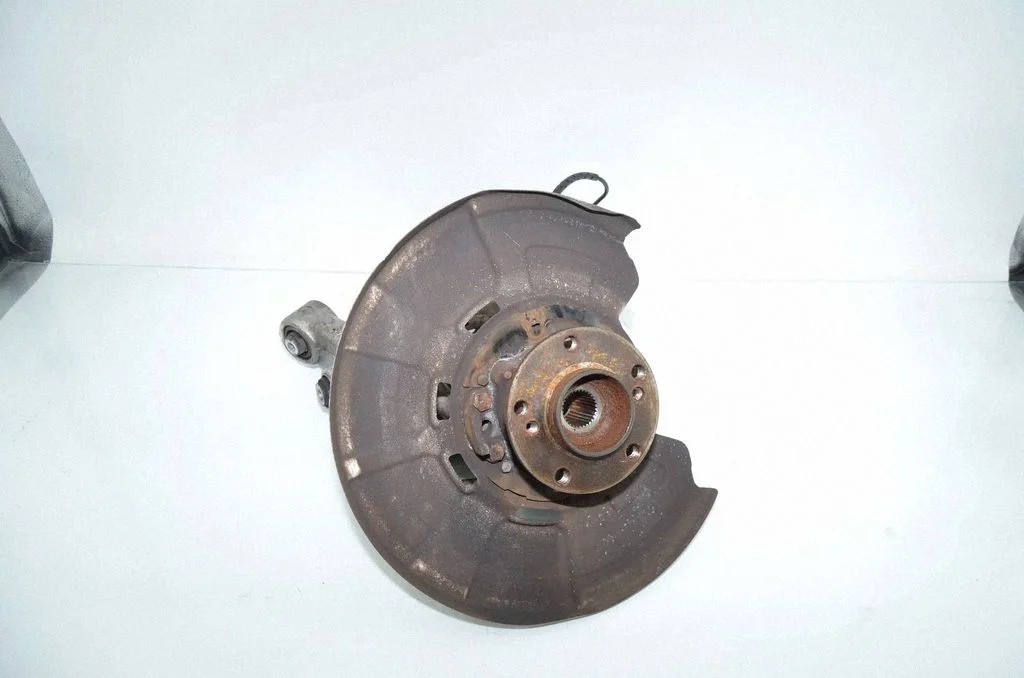 Front wheel hub spindle knuckle 6877217