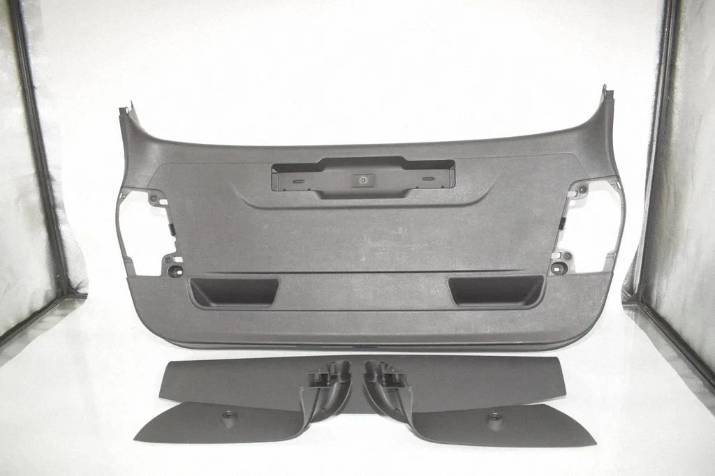 Tailgate trim 7300860