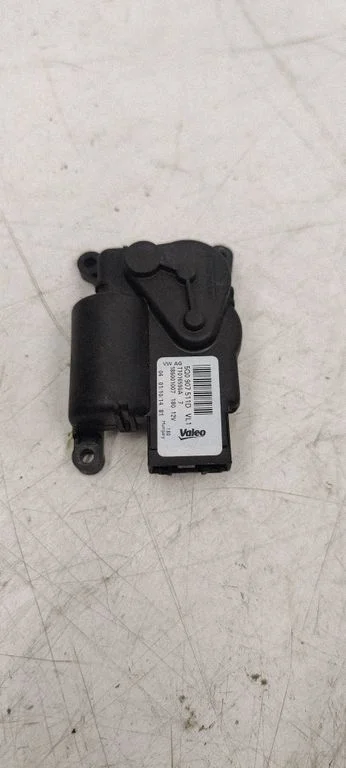 Gaisa aizvara motoriņš/aktuators 5Q0907511D