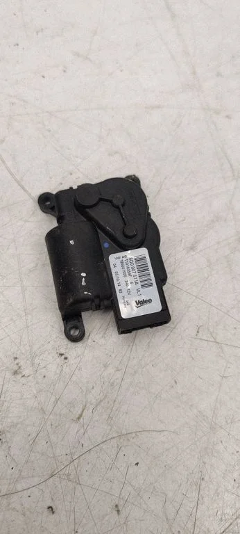 Air flap motor/actuator – Volkswagen Golf VII (2013-2019)