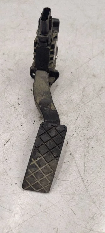 Accelerator throttle pedal – Volkswagen Golf VII (2013-2019)