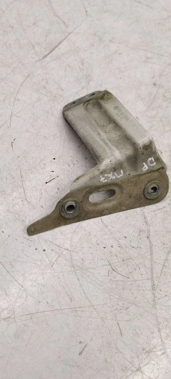 Poritiiva kinnitusklamber – Volkswagen Golf VII (2013-2019)