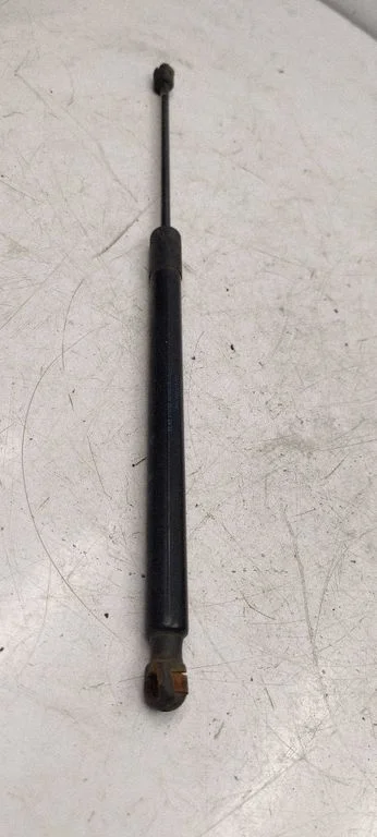 Aizmugurējā vāka amortizators – Volkswagen e-Golf (2014-)