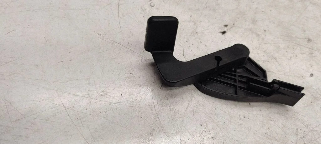 Engine bonnet (hood) release handle – Audi A4 S4 B7 8E 8H (2005-2008)