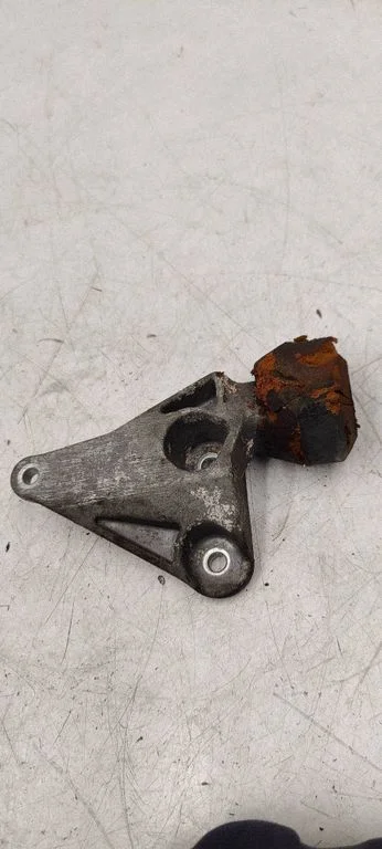 Engine mounting bracket 8E0199343N