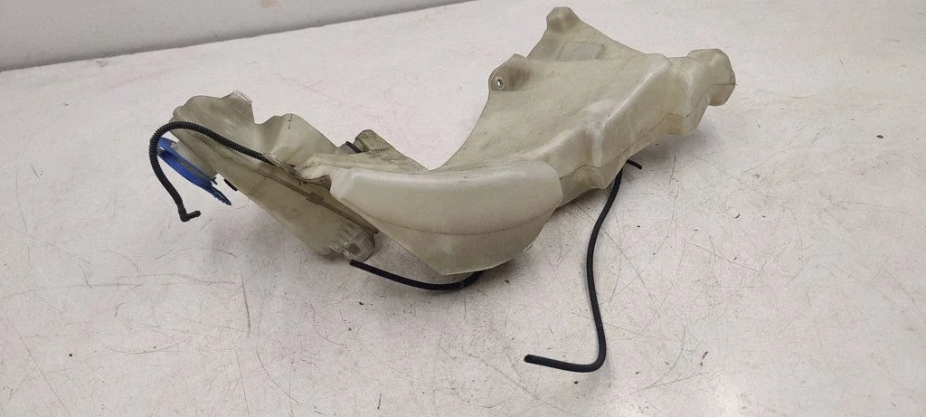 Windshield washer fluid reservoir/tank 8E0955451AR