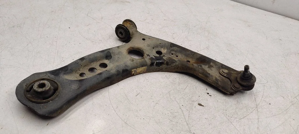 Front lower control arm/wishbone – Volkswagen Golf VII (2013-2019)