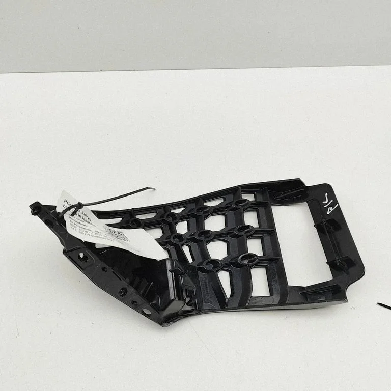 Front bumper mounting bracket 7421849
