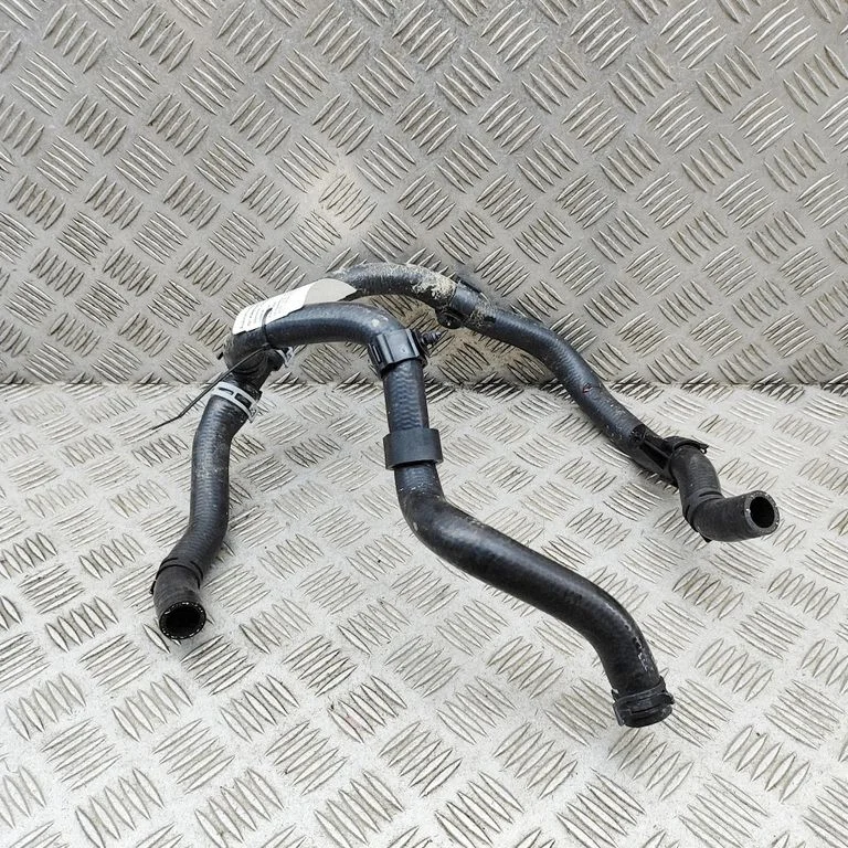 Engine coolant pipe/hose 11870367