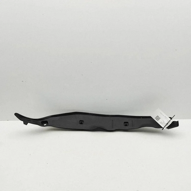 Fender end trim 7214654