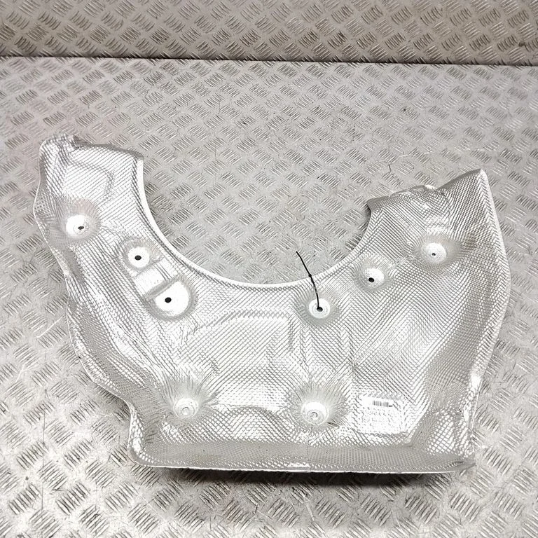 Heat shield in engine bay 9451741