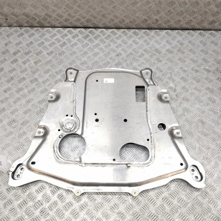 Engine splash shield/under tray 6895090