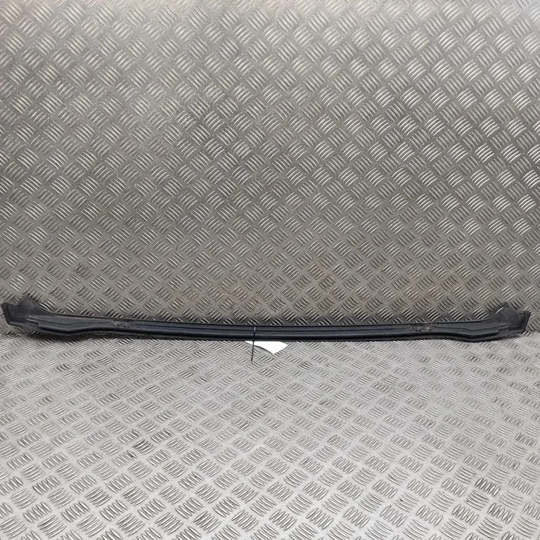 Loading door rubber seal (on body) 5A023B8