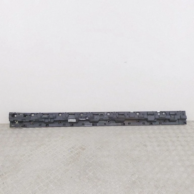 Sill supporting ledge 7425460