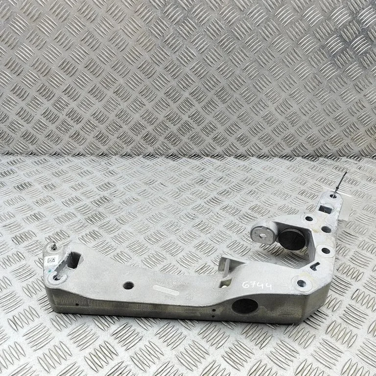 Gearbox mounting bracket 5A3DC20
