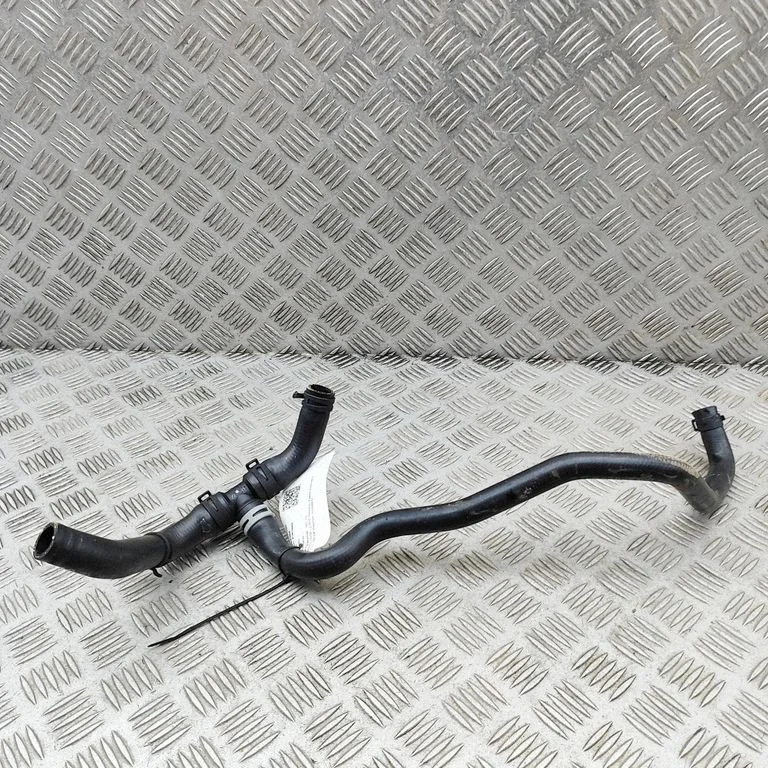 Engine coolant pipe/hose