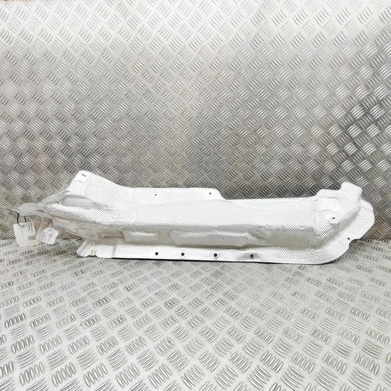 Heat shield in engine bay 9477807