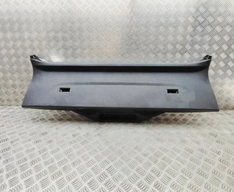 Tailgate trim 7441646