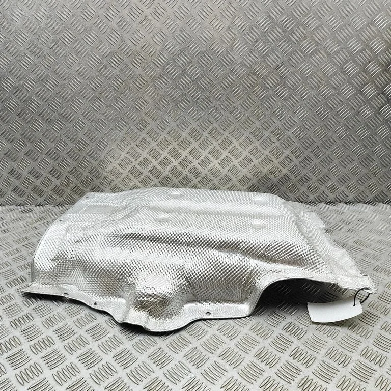 Heat shield in engine bay 9477792