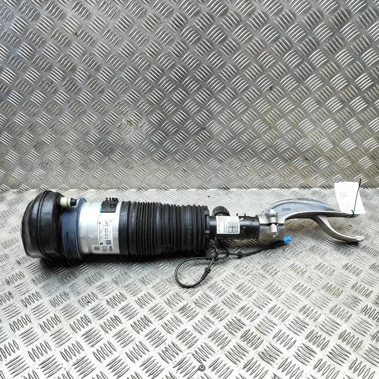 Air suspension front shock absorber 6876683