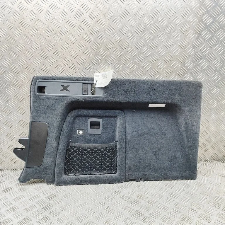 Trunk/boot side trim panel 7438215