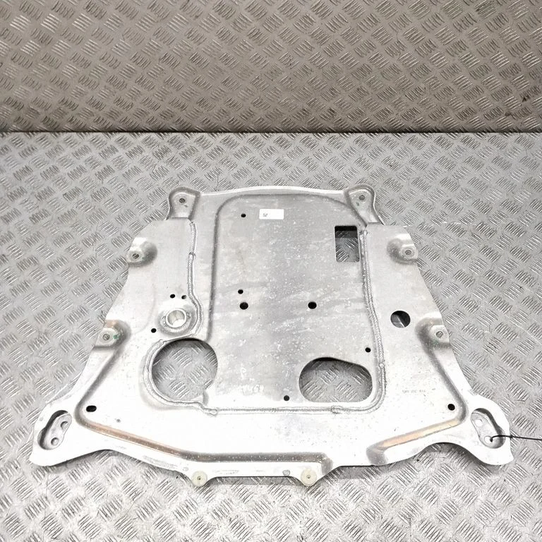 Engine splash shield/under tray 6853621