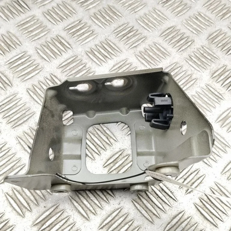 Headlight/headlamp mounting bracket 9451340