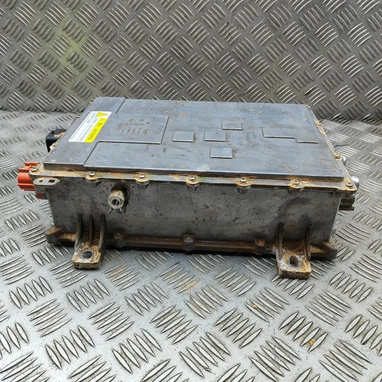 Voltage converter inverter SA3HKU2122020D
