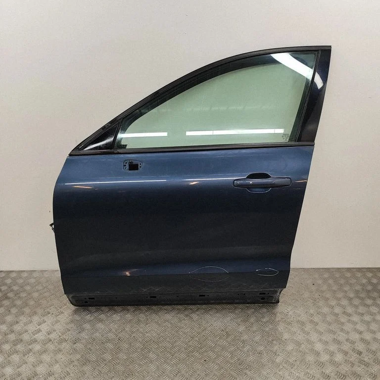 Priekšējās durvis 31674758