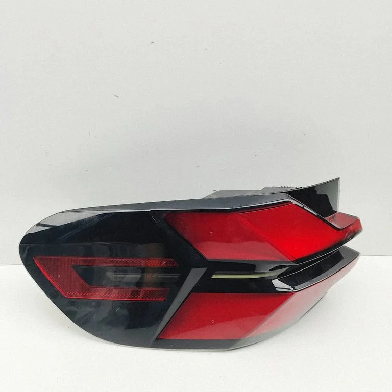 Aizmugurējais lukturis virsbūvē – BMW X5M G05 F95 (2019-)