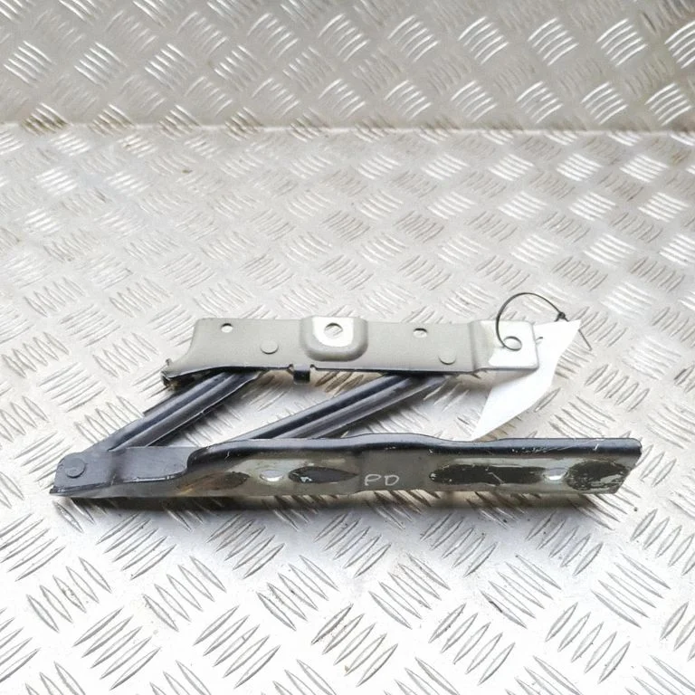 Motora pārsega eņģe (-es) SA3HK8402619