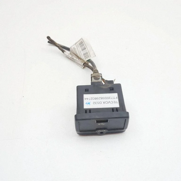 AUX ligzda 3400001705