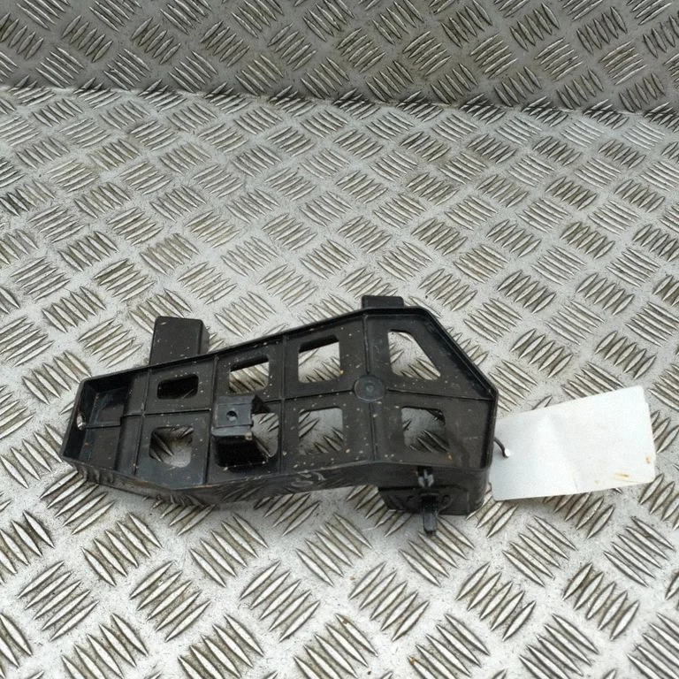 Aizmugurējā bufera turētājs SA3HK2804431